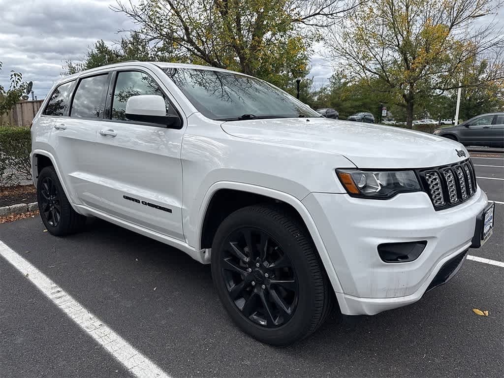 Thumbnail: 2019 Jeep Grand Cherokee - 3