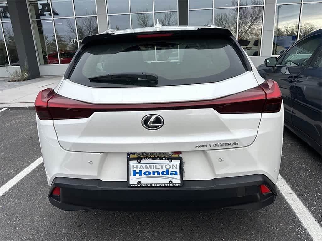 Thumbnail: 2023 Lexus UX - 4