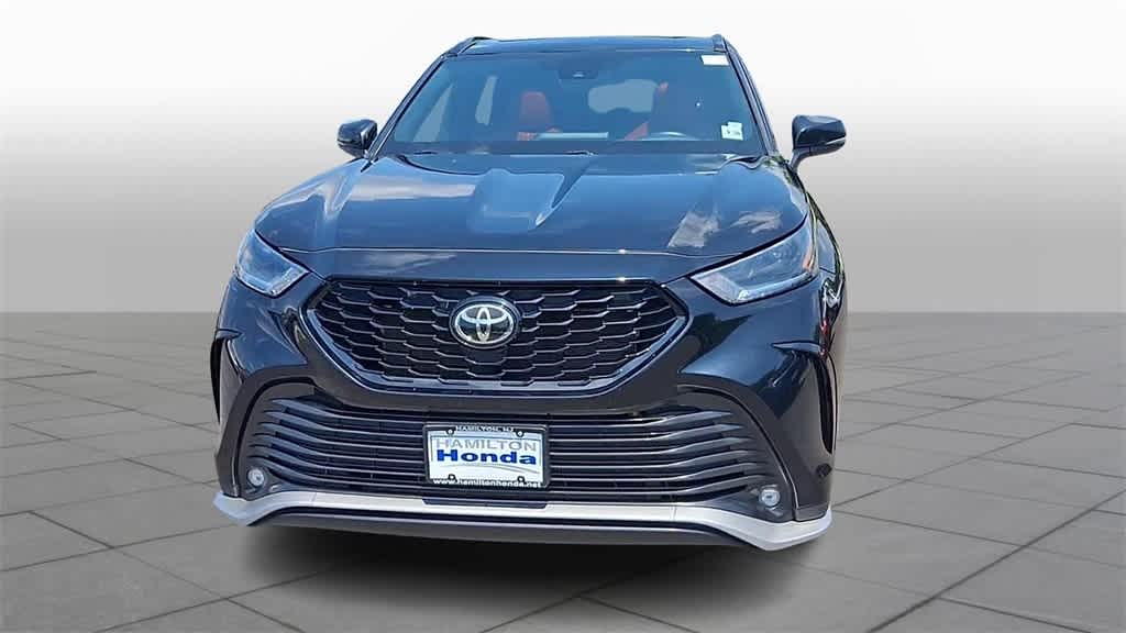 Thumbnail: 2021 Toyota Highlander - 3