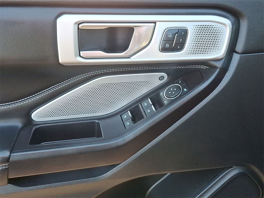 Thumbnail: 2020 Ford Explorer - 10