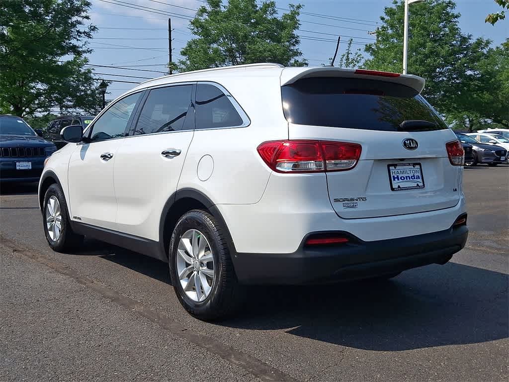 2017 Kia Sorento LX 22