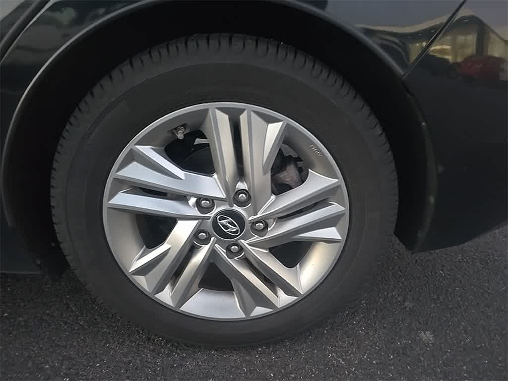 Thumbnail: 2019 Hyundai Elantra - 7