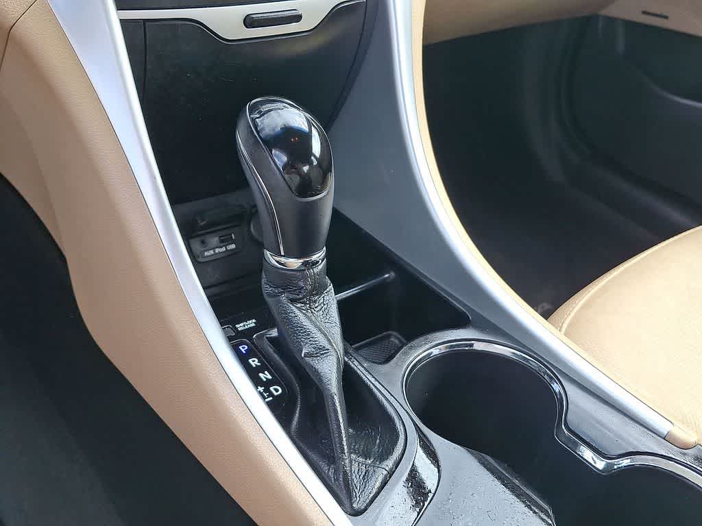 Thumbnail: 2013 Hyundai Sonata - 11