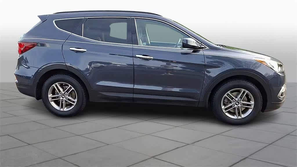 Thumbnail: 2017 Hyundai Santa Fe - 9