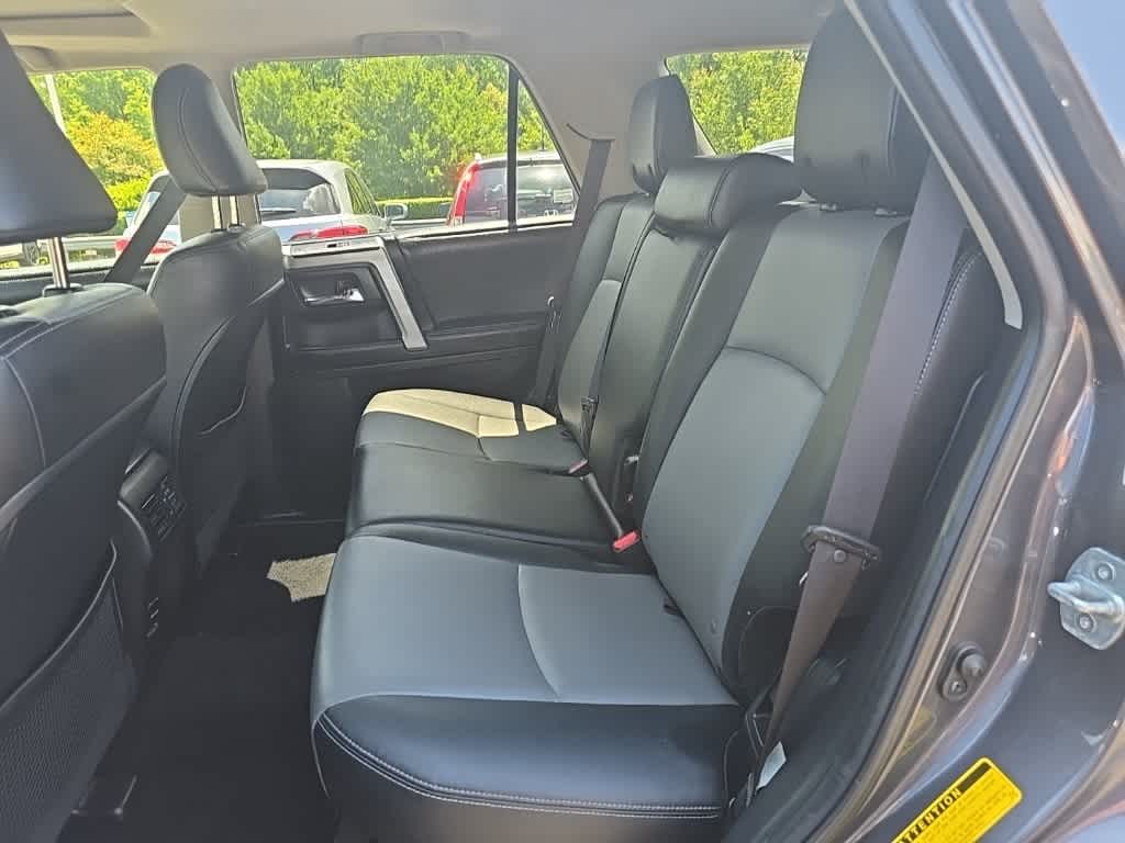 2015 Toyota 4Runner SR5 14