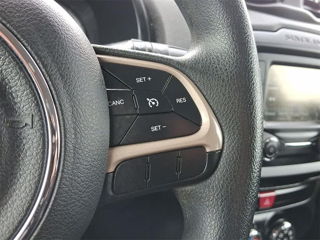Thumbnail: 2016 Jeep Renegade - 18