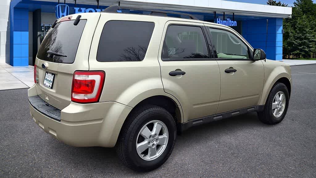 Thumbnail: 2010 Ford Escape - 8