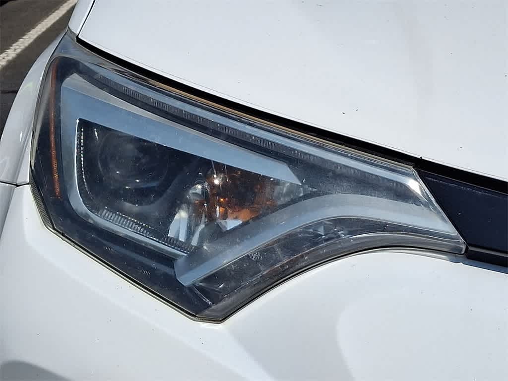 Thumbnail: 2016 Toyota RAV4 - 27