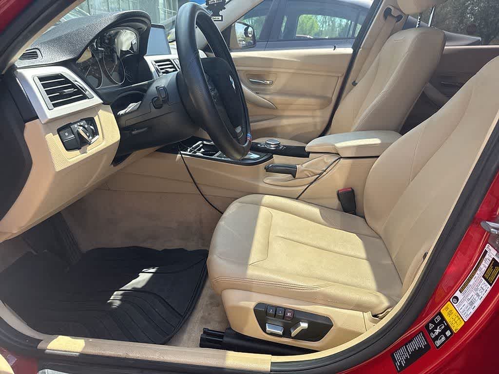 Thumbnail: 2016 BMW 3 Series - 10