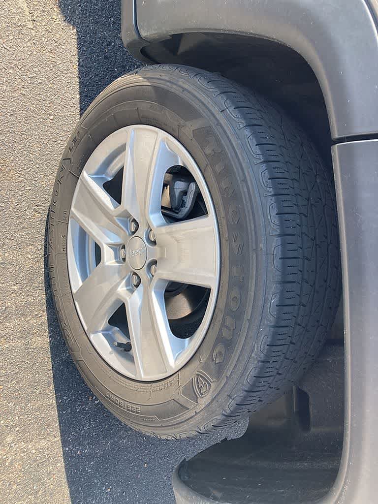 Thumbnail: 2022 Jeep Compass - 11