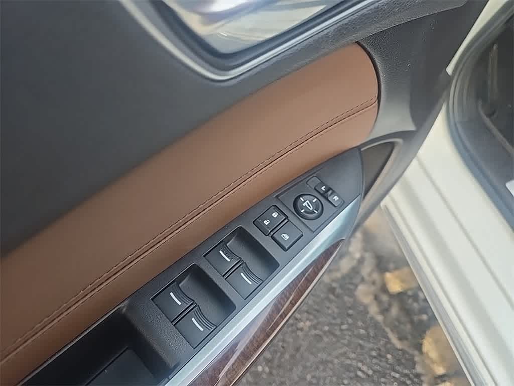 Thumbnail: 2018 Acura TLX - 16