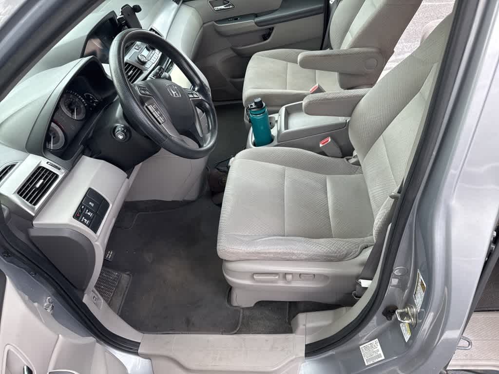 2016 Honda Odyssey SE 9