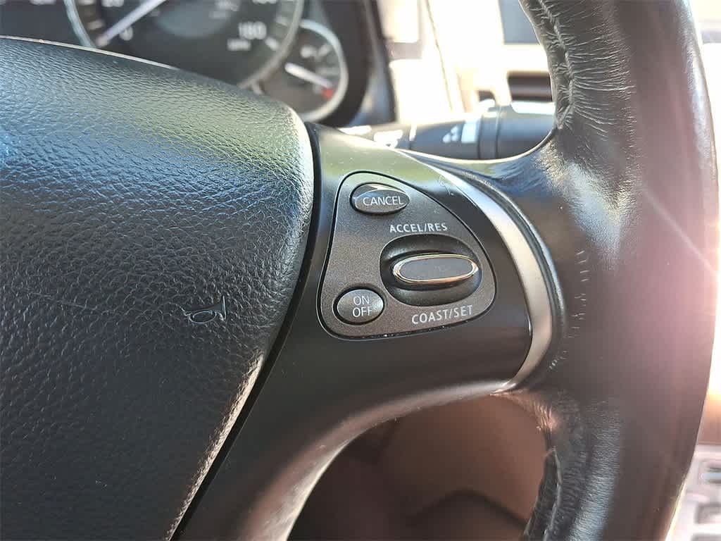 Thumbnail: 2015 INFINITI Q70 - 18