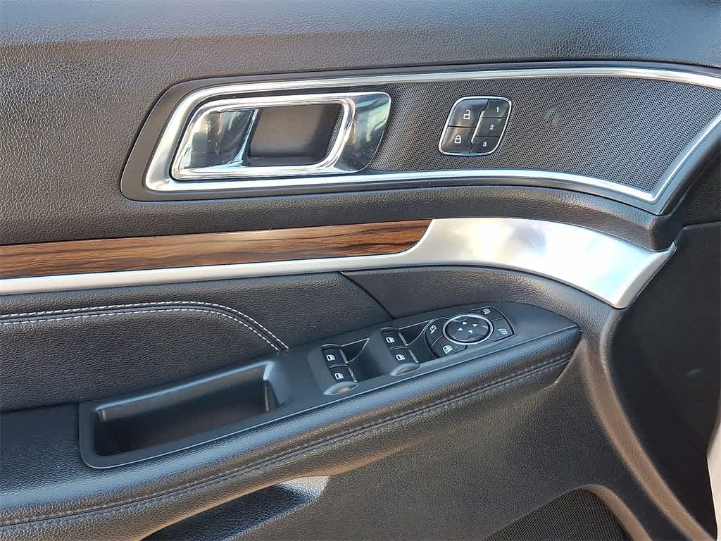 Thumbnail: 2017 Ford Explorer - 10