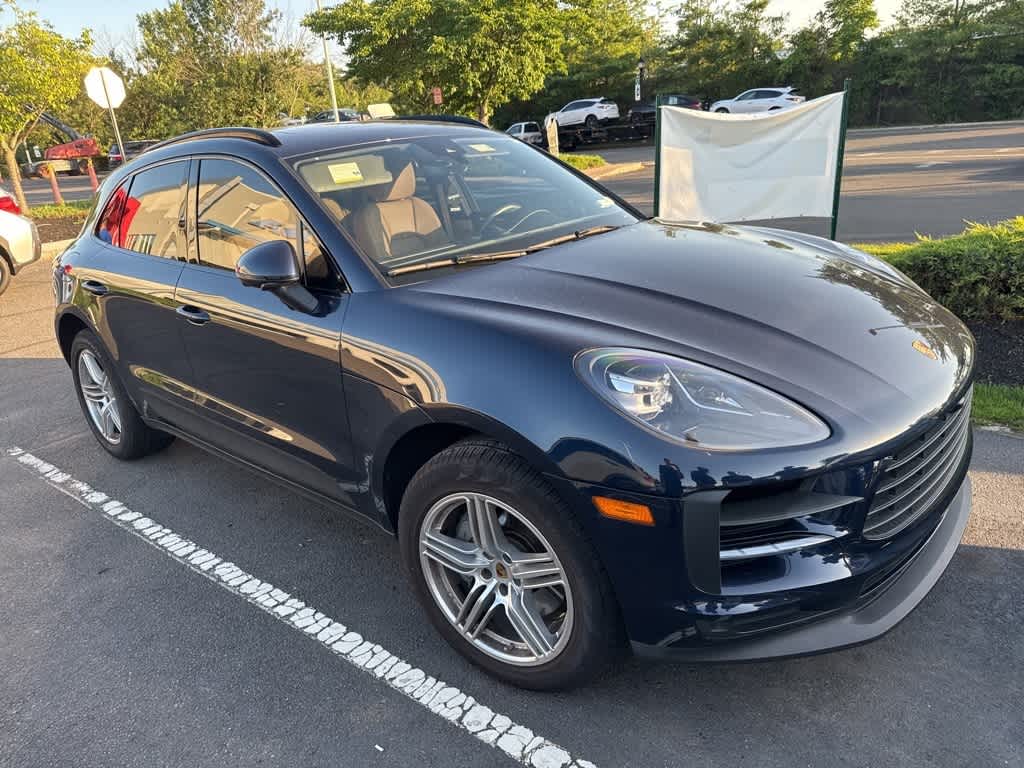 Thumbnail: 2021 Porsche Macan - 3