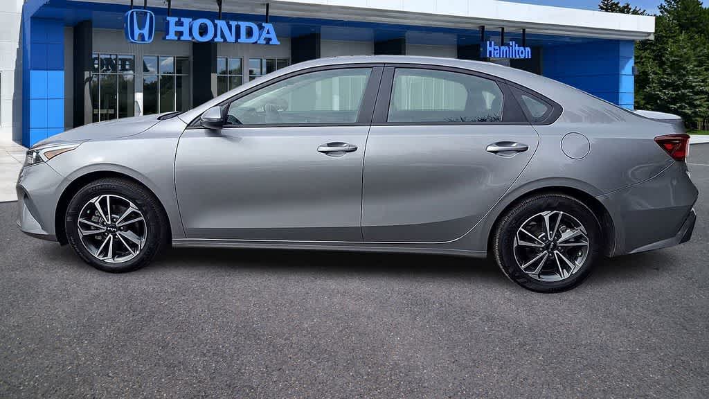 Thumbnail: 2023 Kia Forte - 5