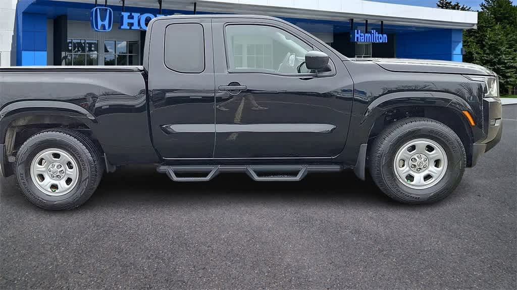 Thumbnail: 2022 Nissan Frontier - 9