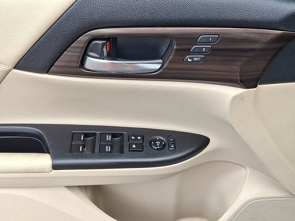 Thumbnail: 2016 Honda Accord - 10
