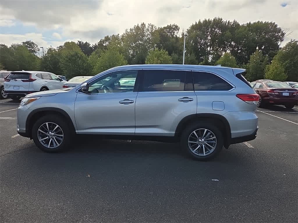 Thumbnail: 2019 Toyota Highlander - 8