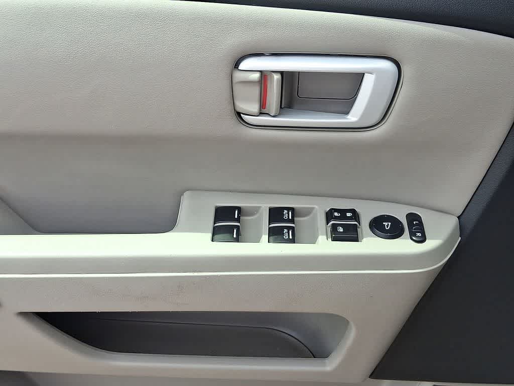 Thumbnail: 2015 Honda Pilot - 10