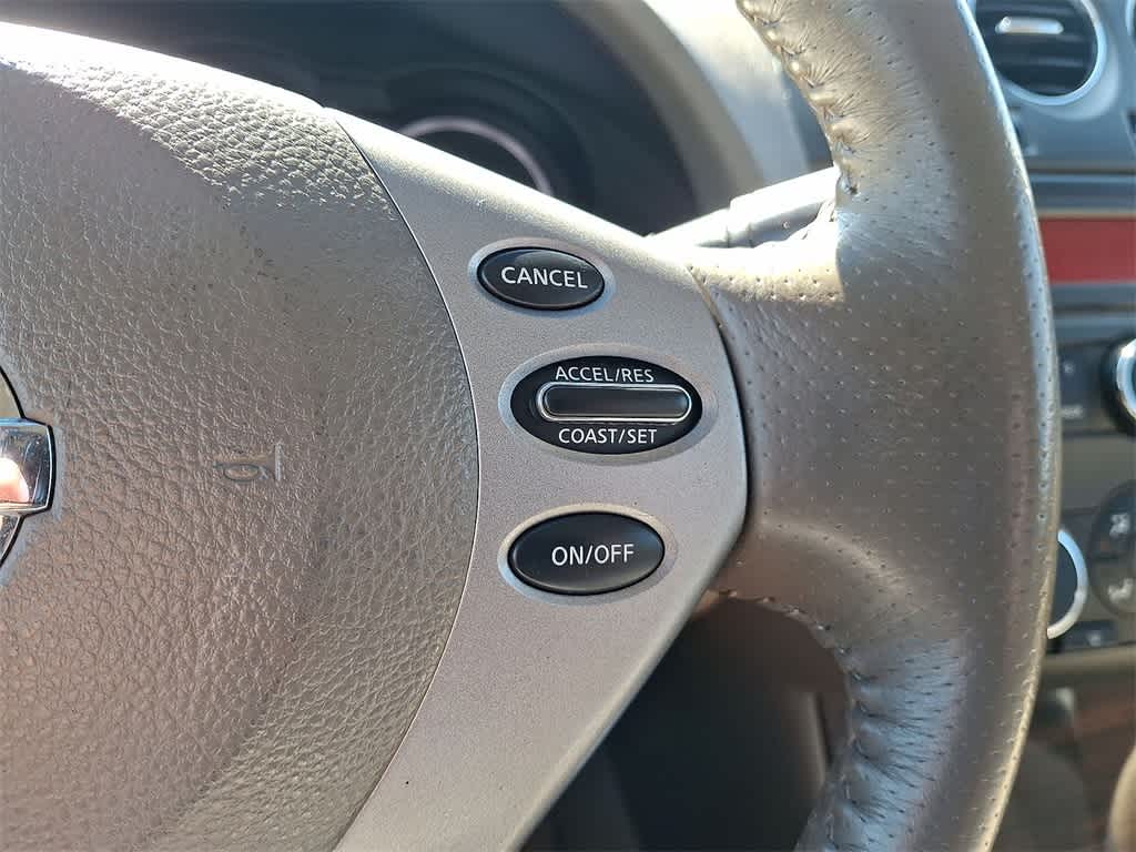 Thumbnail: 2011 Nissan Altima - 18