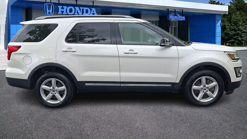 Thumbnail: 2017 Ford Explorer - 9