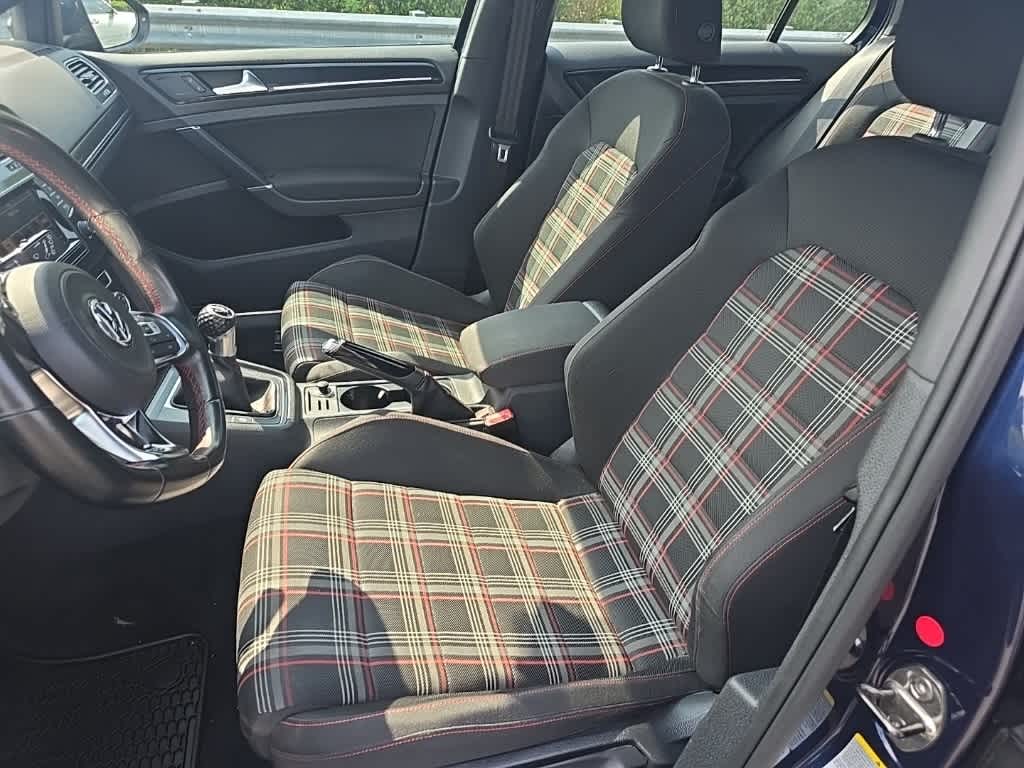 Thumbnail: 2015 Volkswagen Golf - 8
