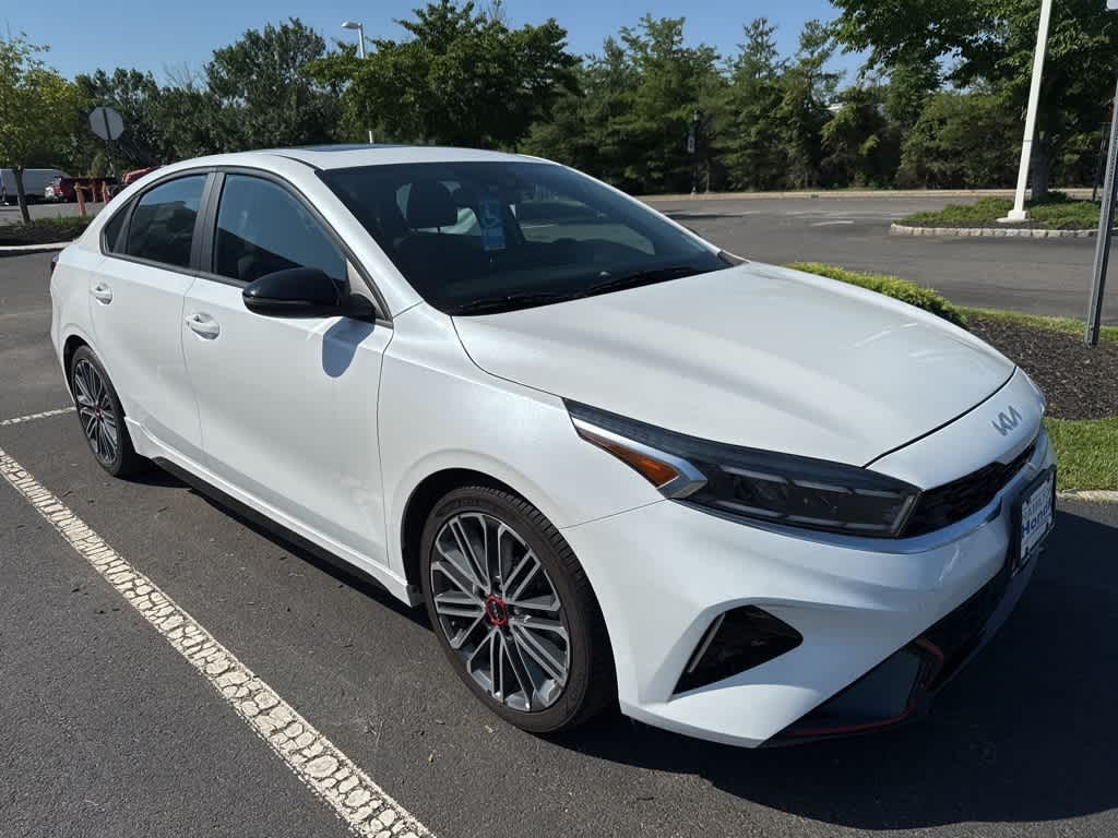 Thumbnail: 2022 Kia Forte - 3