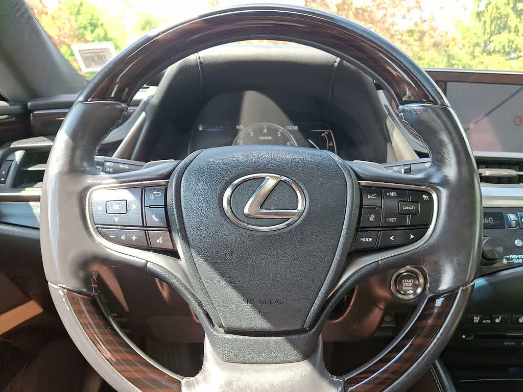 Thumbnail: 2019 Lexus ES - 16