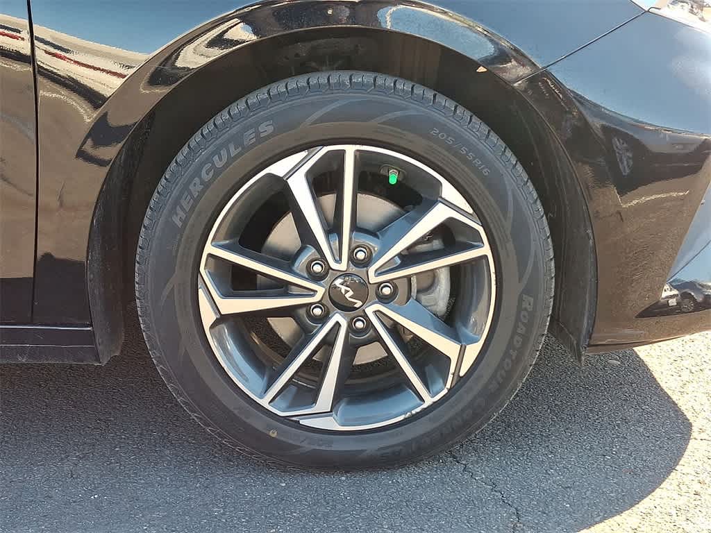 Thumbnail: 2022 Kia Forte - 26