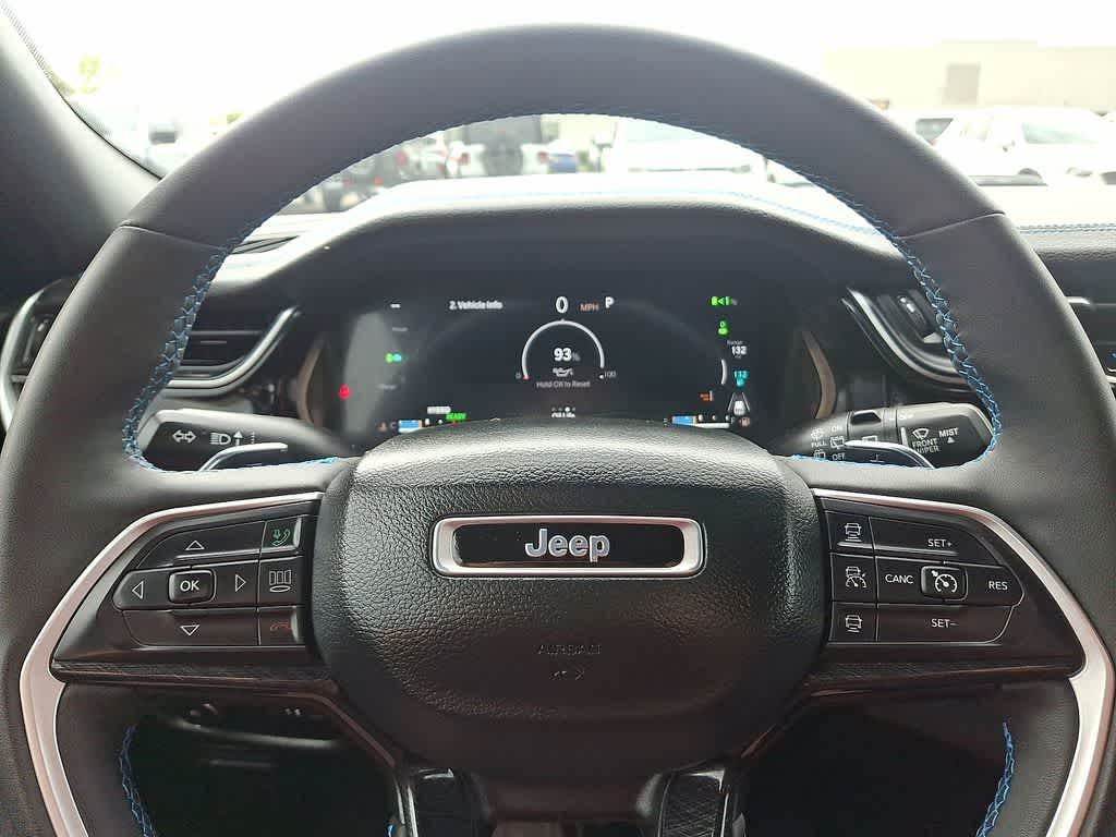 Thumbnail: 2024 Jeep Grand Cherokee - 16