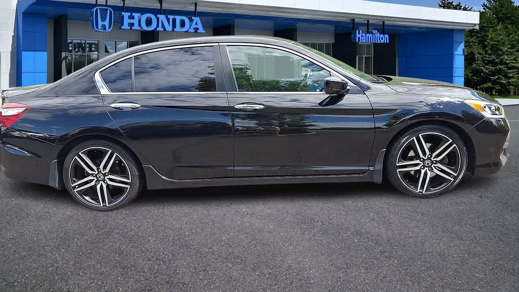 Thumbnail: 2017 Honda Accord - 9