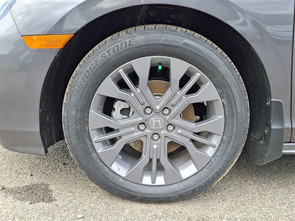 2025 Honda Odyssey Touring 8