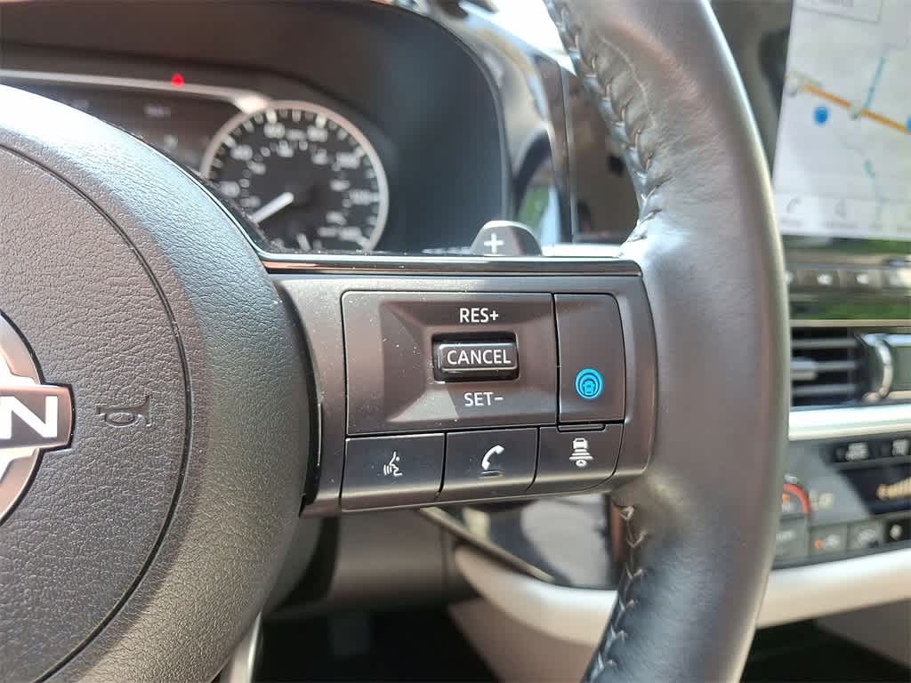 2023 Nissan Pathfinder SL 18