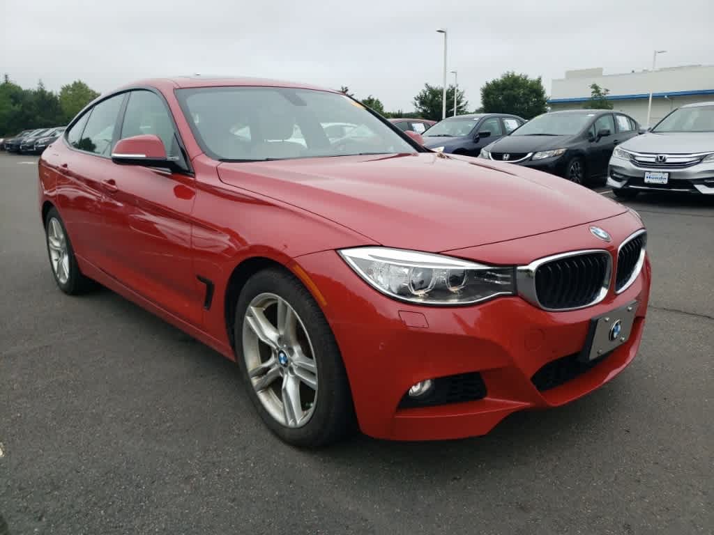 Thumbnail: 2015 BMW 3 Series - 3