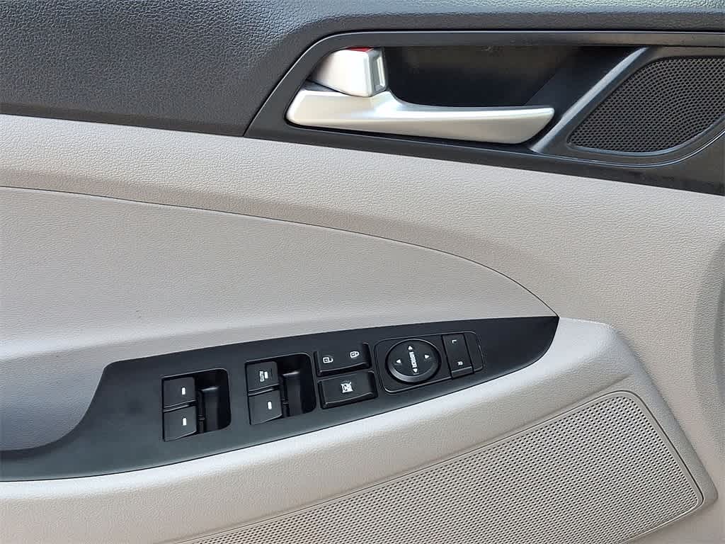 Thumbnail: 2020 Hyundai Tucson - 10