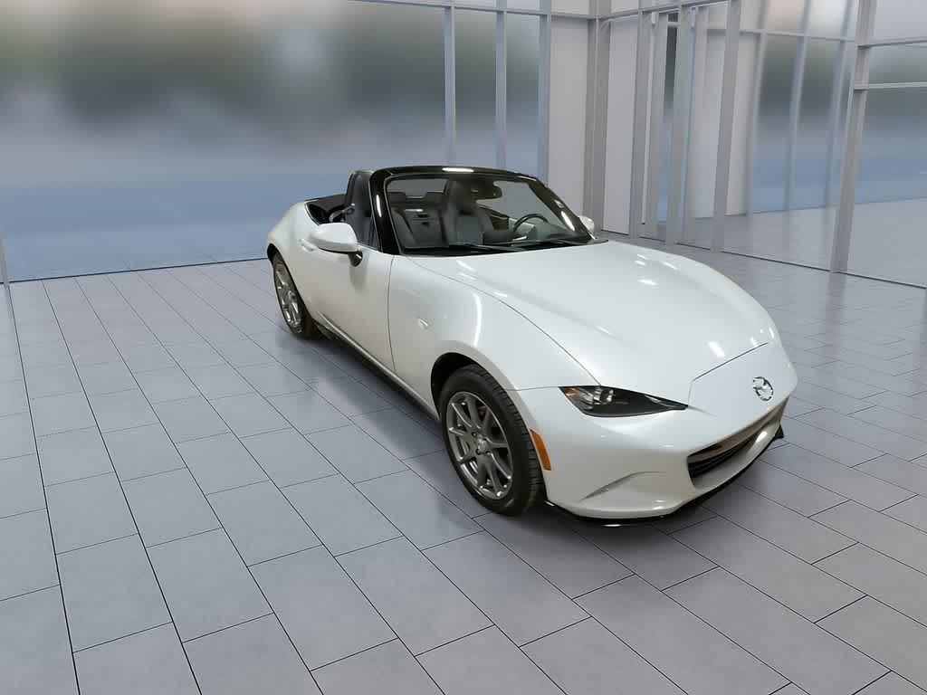 Thumbnail: 2017 Mazda MX-5 Miata - 2