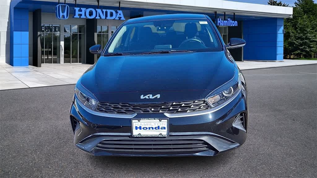 Thumbnail: 2022 Kia Forte - 3