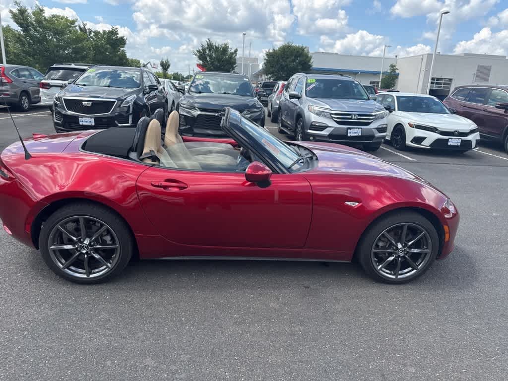 Thumbnail: 2019 Mazda MX-5 Miata - 4