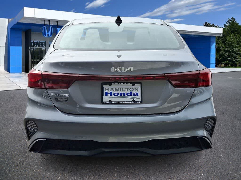 Thumbnail: 2023 Kia Forte - 23