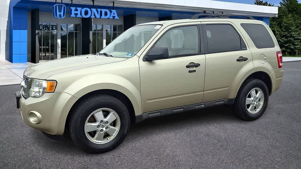 Thumbnail: 2010 Ford Escape - 4