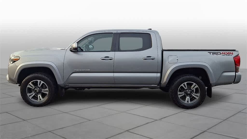 Thumbnail: 2017 Toyota Tacoma - 5