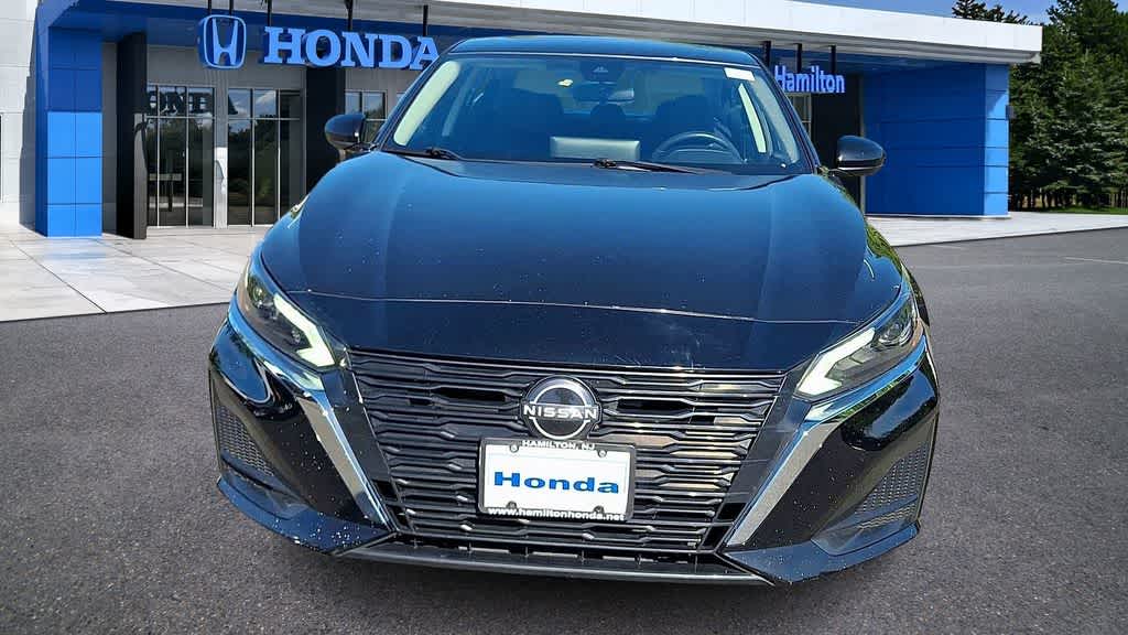 Thumbnail: 2023 Nissan Altima - 3