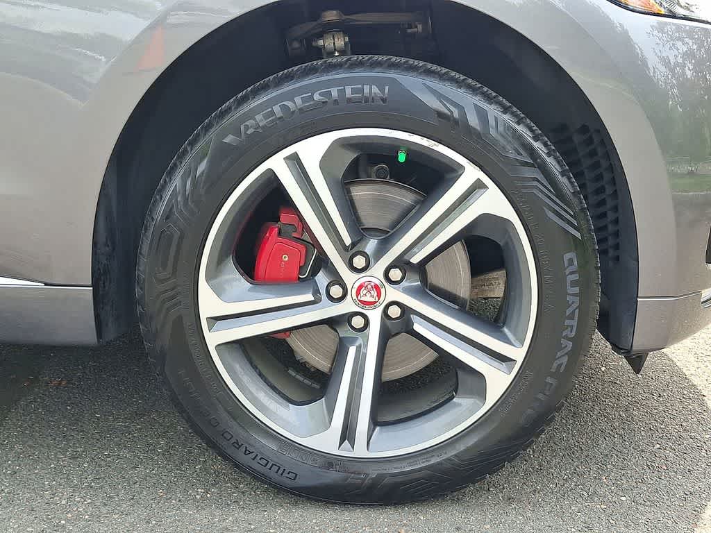 Thumbnail: 2019 Jaguar F-Pace - 26