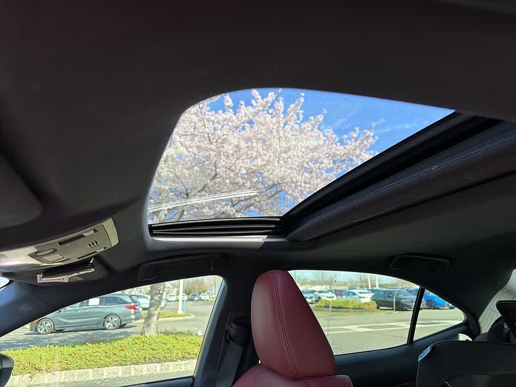 Thumbnail: 2014 Lexus IS - 17