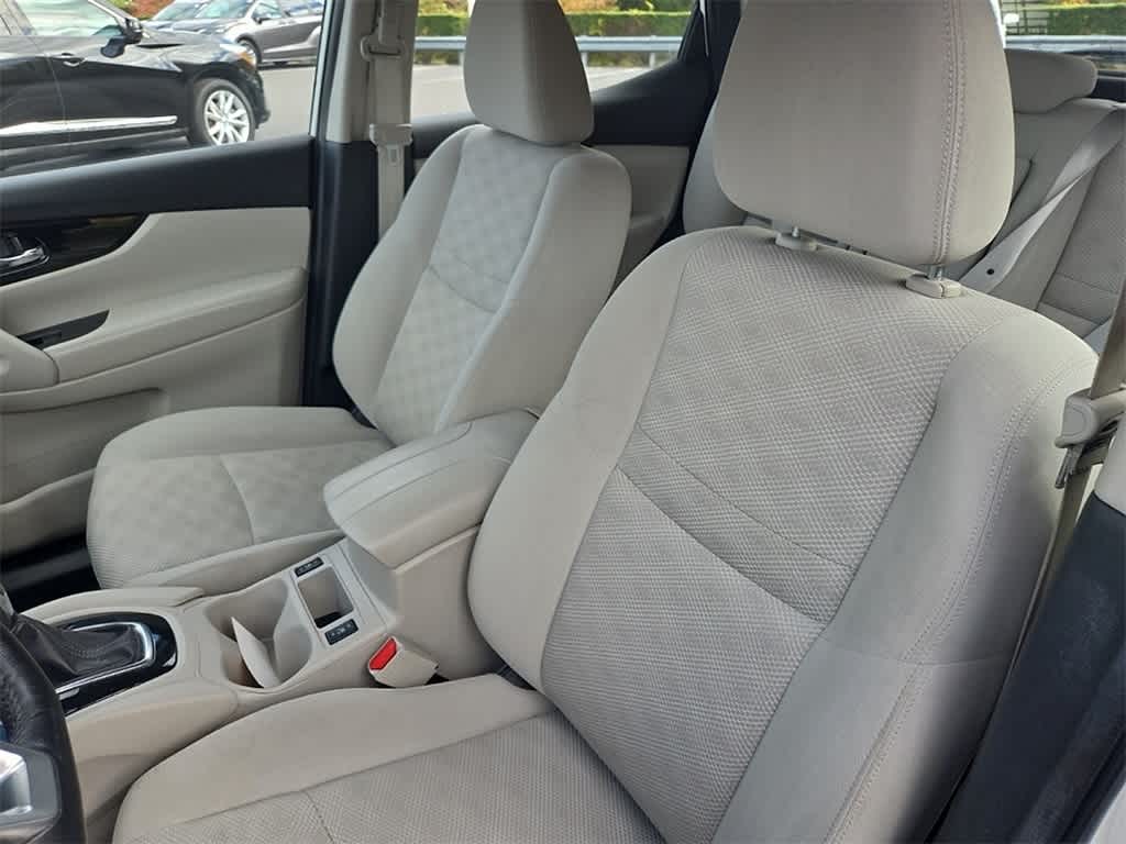 Thumbnail: 2019 Nissan Rogue Sport - 11