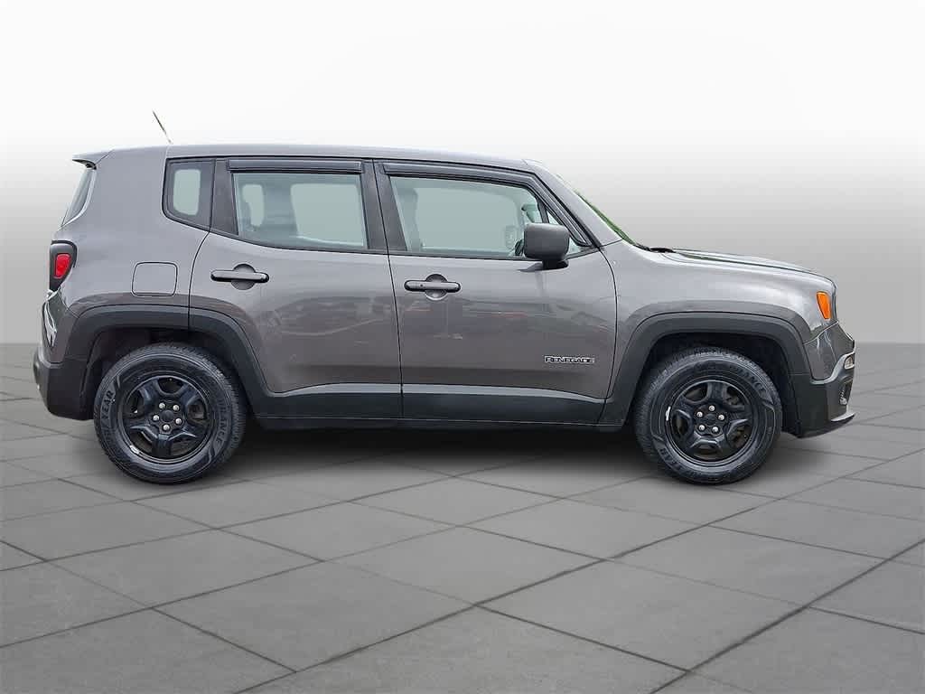 Thumbnail: 2016 Jeep Renegade - 25