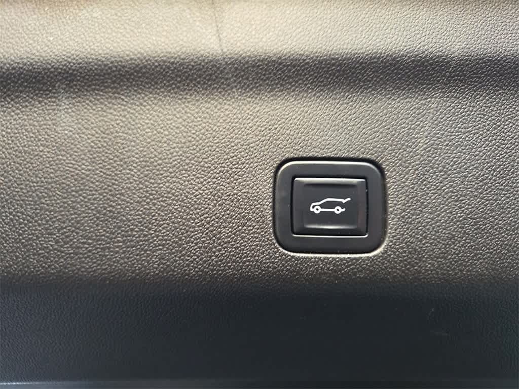 Thumbnail: 2022 GMC Yukon - 14