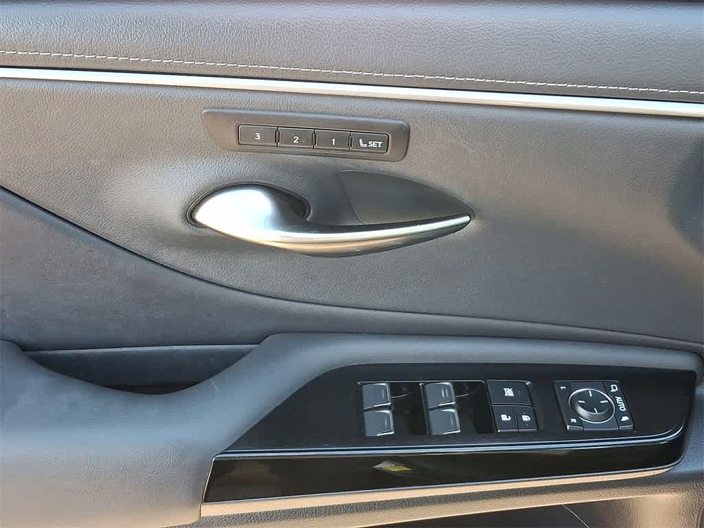 Thumbnail: 2023 Lexus ES - 10