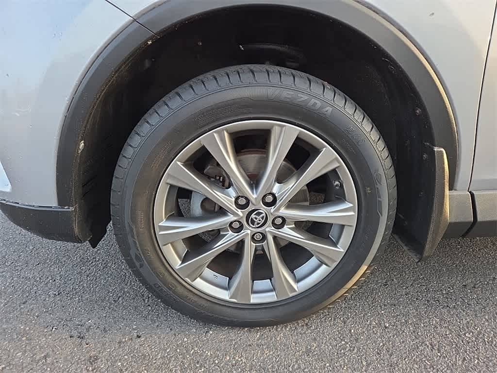 Thumbnail: 2016 Toyota RAV4 - 10